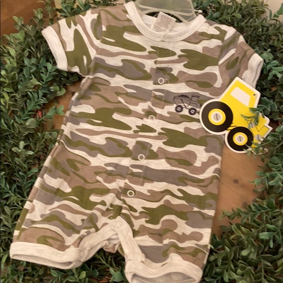 Baby Boy Camouflage Truck Romper Bodysuit Onesie - Picture 6 of 6